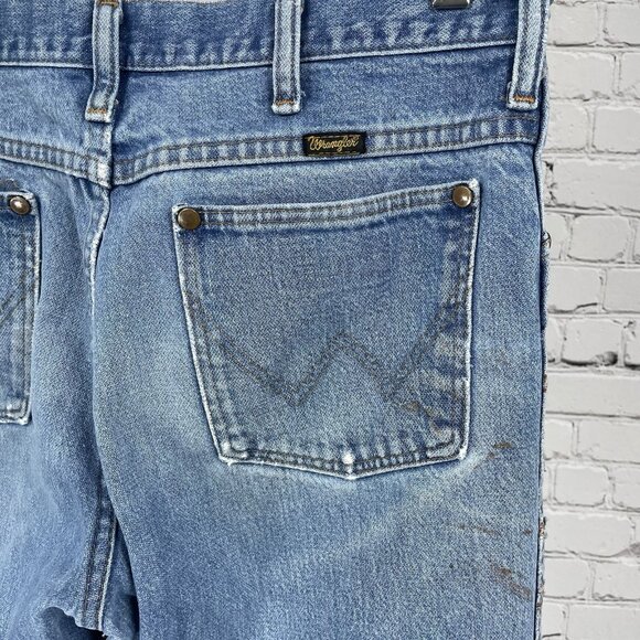 VTG Wrangler Blue Denim Ripped Distressed Straight Leg Jeans USA Size 32 (31x30) - Picture 14 of 14